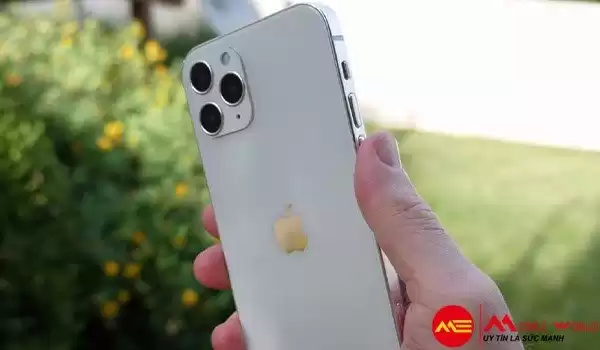 Video lộ diện chân dung iPhone 12 Pro, có làm fan thất vọng?