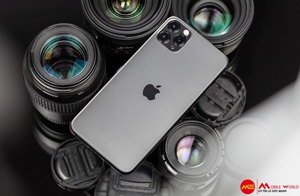 So sánh nhanh iPhone 11 Pro Max và Galaxy Note 20 Ultra