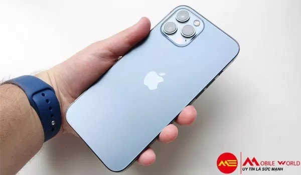 Mặt sau iPhone 12 Pro Max có chống xước không?