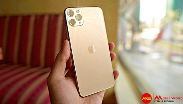 Ốp Lưng mạ màu vàng ánh kim Apple Iphone 11 Pro Max - mặt Kính Cường Lực -  03079 7997 TAILOC05 - MixASale
