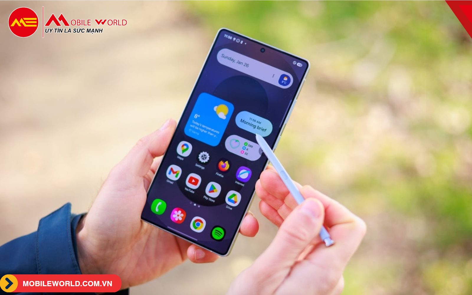 review-s25-ultra-den-titan-sang-trong-manh-me-va-day-tiem-nang-04-mobileworld-com-vn