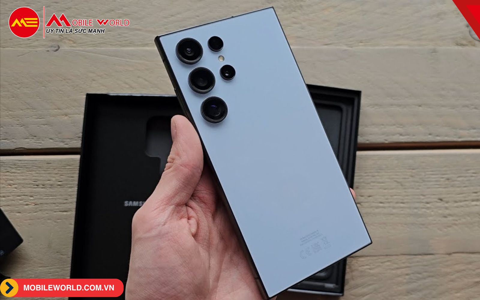 so-sanh-s24-ultra-va-iphone-15-pro-max-nen-mua-dien-thoai-nao-07-mobileworld-com-vn