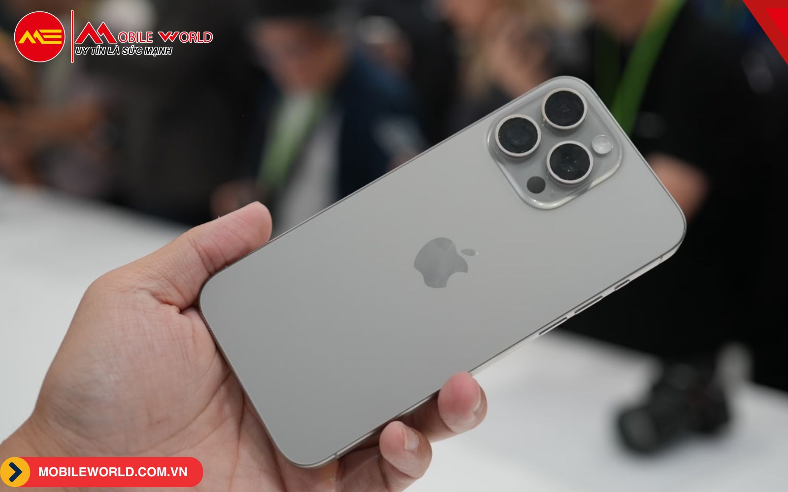 so-sanh-s24-ultra-va-iphone-15-pro-max-nen-mua-dien-thoai-nao-10-mobileworld-com-vn