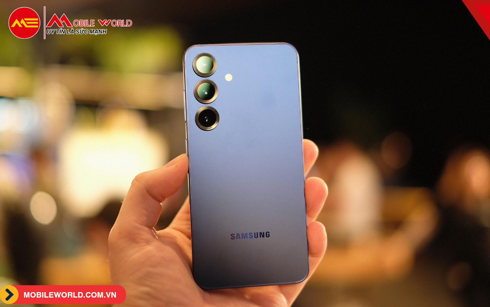 top-10-dien-thoai-samsung-nho-gon-dep-de-cam-dang-so-huu-02-mobileworld-com-vn