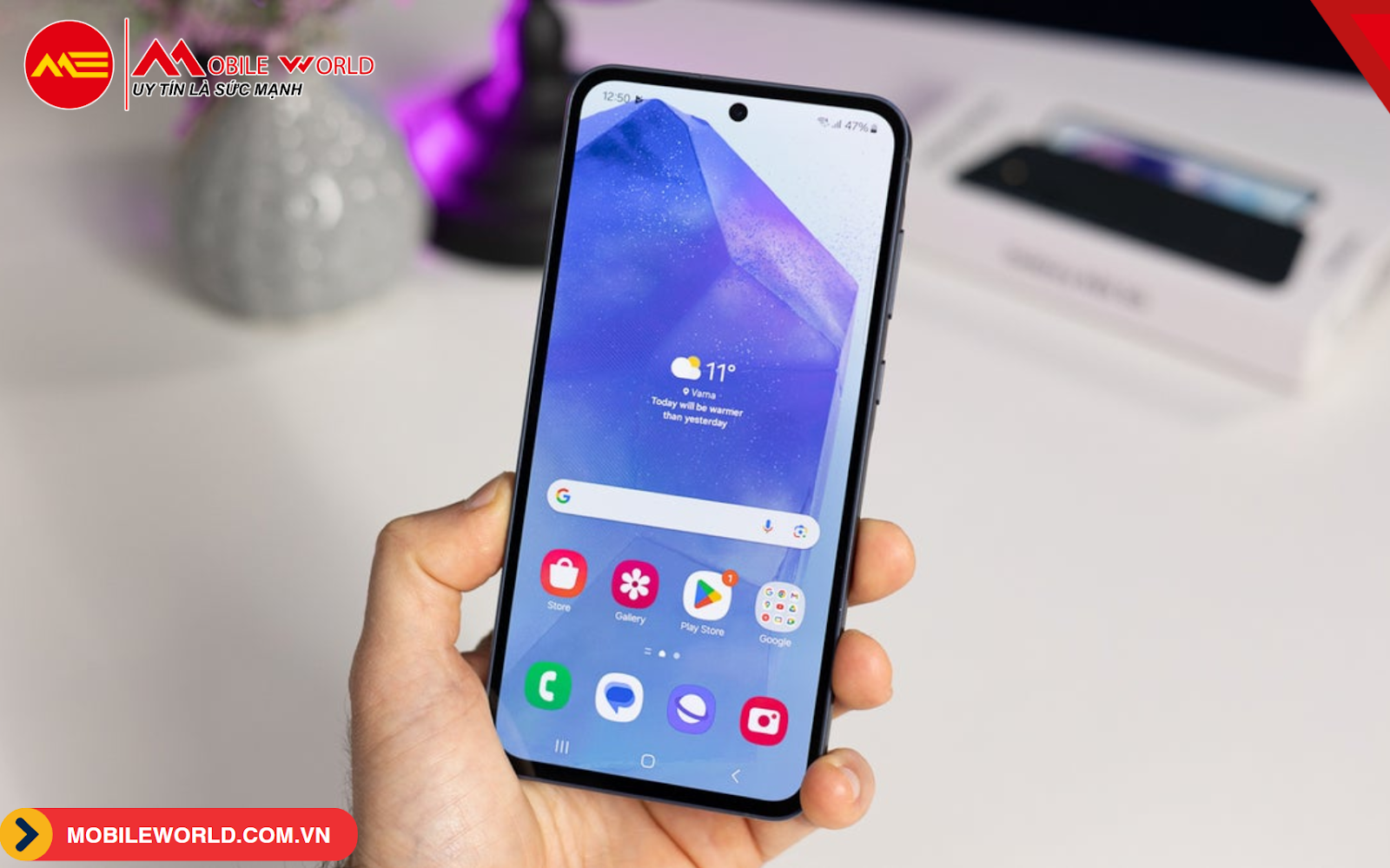 top-10-dien-thoai-samsung-nho-gon-dep-de-cam-dang-so-huu-06-mobileworld-com-vn