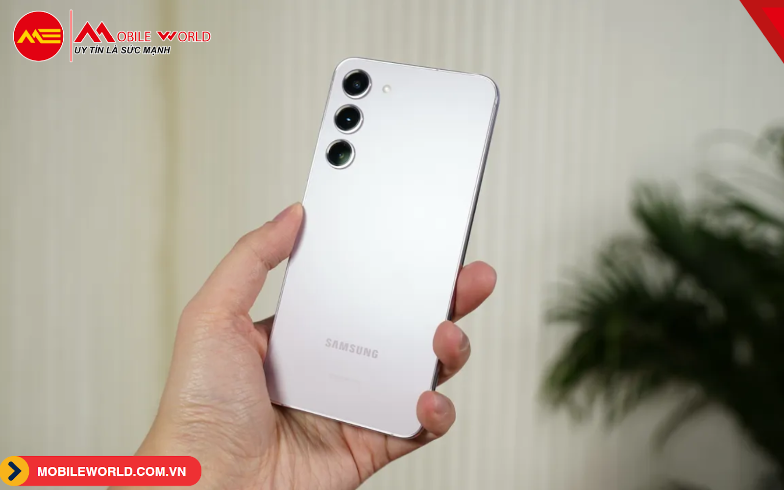 top-10-dien-thoai-samsung-nho-gon-dep-de-cam-dang-so-huu-07-mobileworld-com-vn