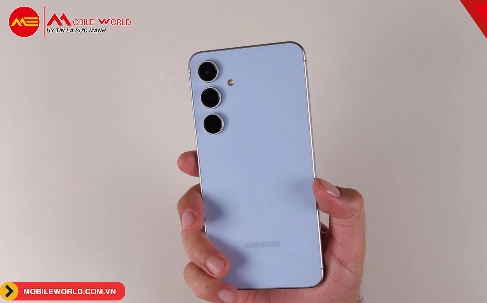 top-10-dien-thoai-samsung-nho-gon-dep-de-cam-dang-so-huu-11-mobileworld-com-vn