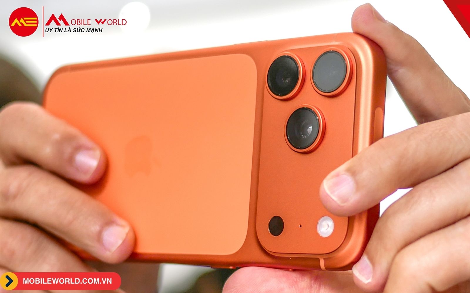 Cụm camera iPhone 17 “plateau” – thanh ngang kéo dài toàn bộ mặt lưng