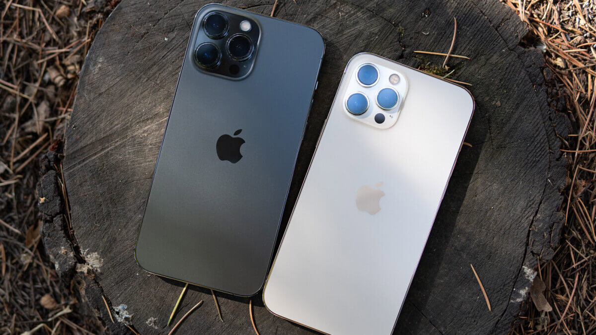 Mua iPhone 12 Pro Max với giá ưu đãi chưa từng có và tận hưởng những tính năng chụp ảnh 3d đỉnh cao hơn cả iPhone 11 Pro Max - một trong những chiếc điện thoại được yêu thích nhất trên thị trường. Hãy cùng xem và so sánh để chọn lựa chiếc máy phù hợp nhất với nhu cầu của bạn.