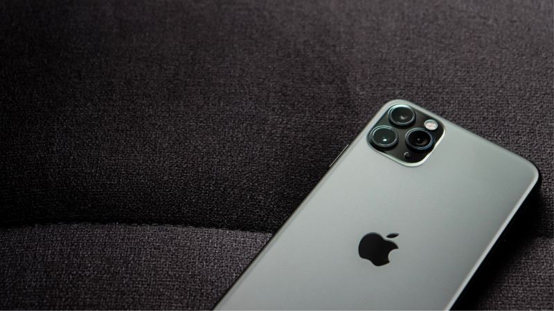 Kiểm tra ngoại hình và phụ kiện iPhone