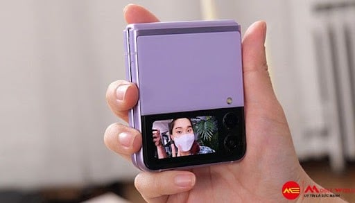 Mẹo sử dụng màn hình phụ của Galaxy Z Flip3 hiệu quả